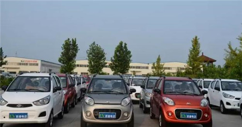 跃迪电动汽车批量发车四川 跃迪 品质如一,初心恒在高清图片
