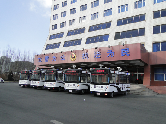 “移动警务工作车”亮相河北张家口