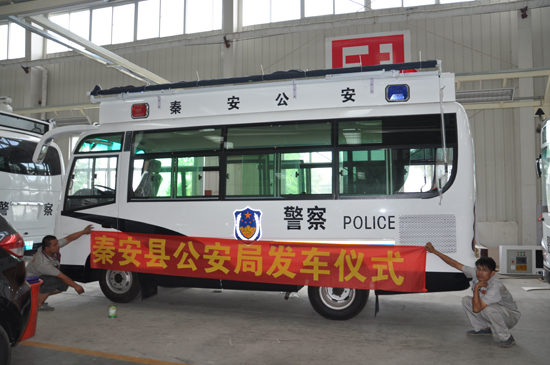 甘肃天水：燃油移动警务室投用，搭建“一站式”服务