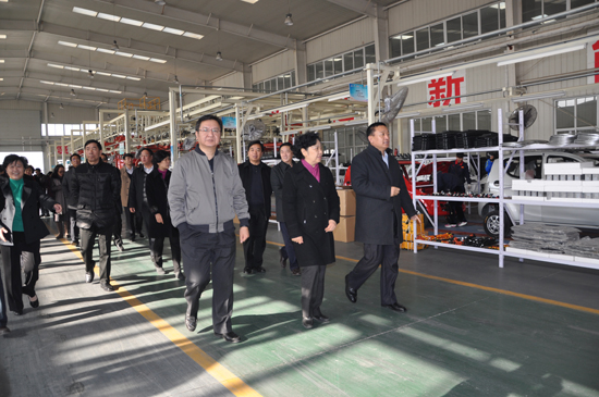 市政协主席王华清、副市长蒋文红一行领导到河北新宇宙视察指导