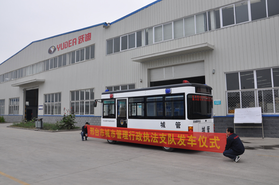 河北邢台：流动警务室接车，开启市容市貌治理
