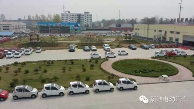 春暖花开、绿色跃迪---跃迪集团绿化工作进行中！