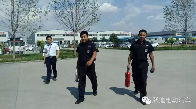 电动汽车,移动警务室