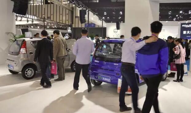 跃迪汽车强势登录南京新能源汽车展，引领行业发展新轨道