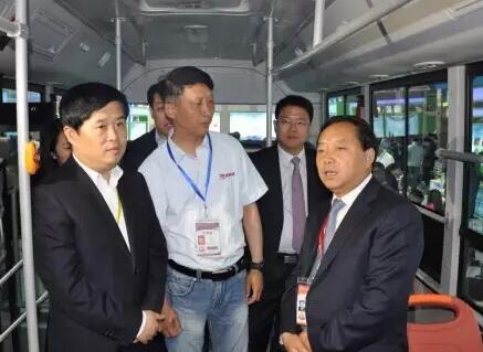 跃迪新能源电动客车闪亮亮相2016丝博会暨第二十届西洽会