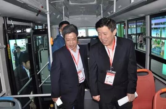 跃迪新能源电动客车闪亮亮相2016丝博会暨第二十届西洽会
