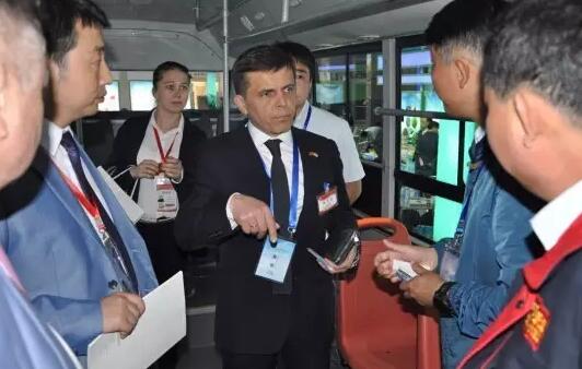 跃迪新能源电动客车闪亮亮相2016丝博会暨第二十届西洽会