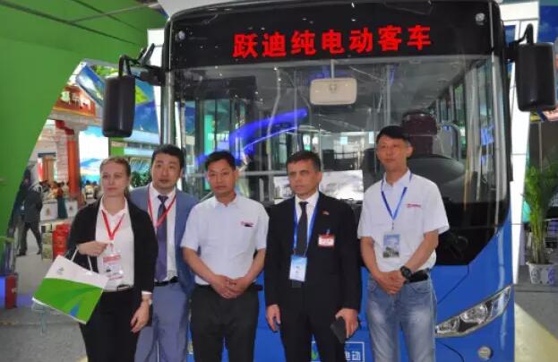 跃迪新能源电动客车闪亮亮相2016丝博会暨第二十届西洽会