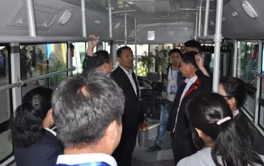 跃迪新能源电动客车闪亮亮相2016丝博会暨第二十届西洽会