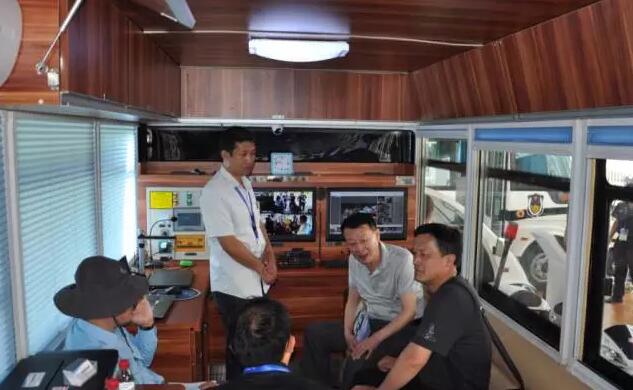 跃迪移动测速卡口、跃迪定制智能人脸识别成为本届警用装备博览会焦点