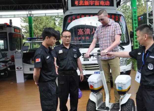 跃迪移动测速卡口、跃迪定制智能人脸识别成为本届警用装备博览会焦点