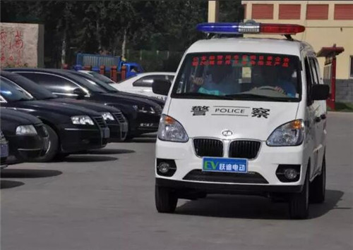警用巡逻车