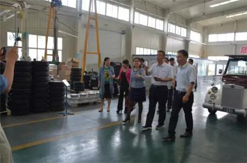 电动流动警务室