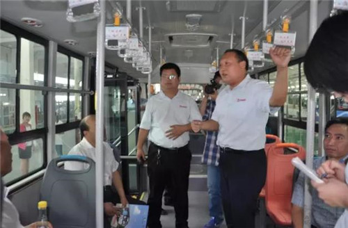 “跃迪”8米纯电动客车和10米天然气客车试乘