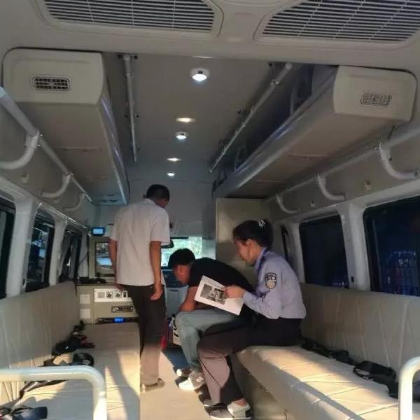 跃迪集团售后人员向石家庄机场公安分局工作人员进行指导培训