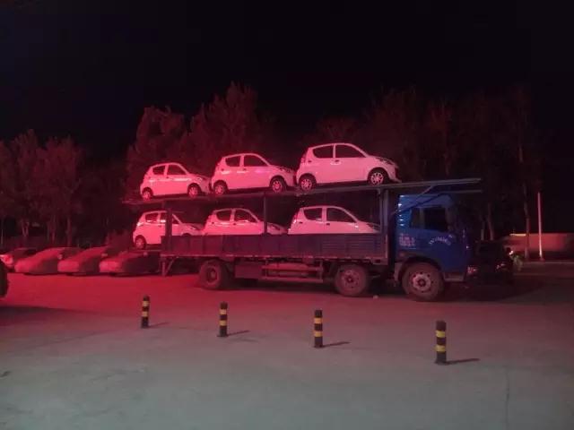 电动汽车装车了