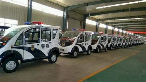 跃迪电动汽车总装下线。