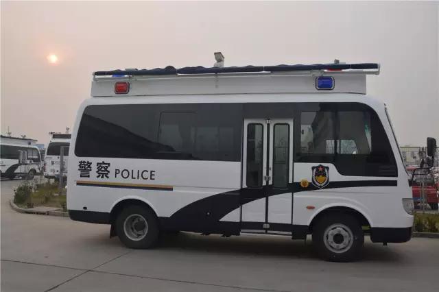 30台跃迪燃油移动警务室批量发往河北石家庄交管局——雾霾锁城，跃迪24小时全天候执勤