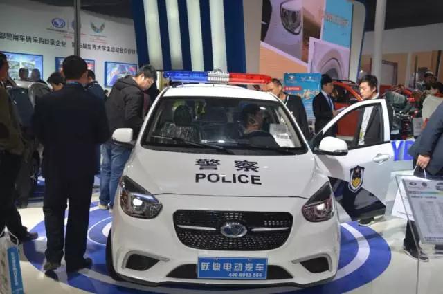 跃迪智能家族集结亮相郑州展，万人见证，共赢未来