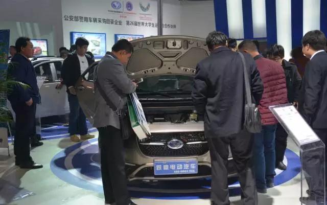 跃迪智能家族集结亮相郑州展，万人见证，共赢未来