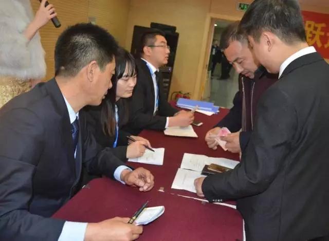 跃迪智能家族集结亮相郑州展，万人见证，共赢未来