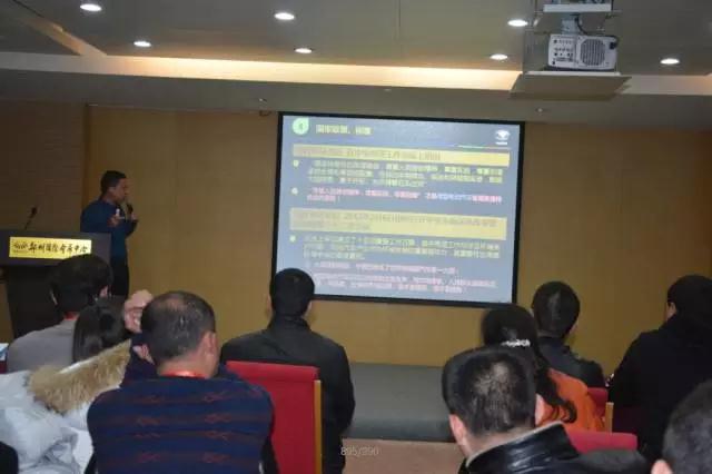 跃迪智能家族集结亮相郑州展，万人见证，共赢未来