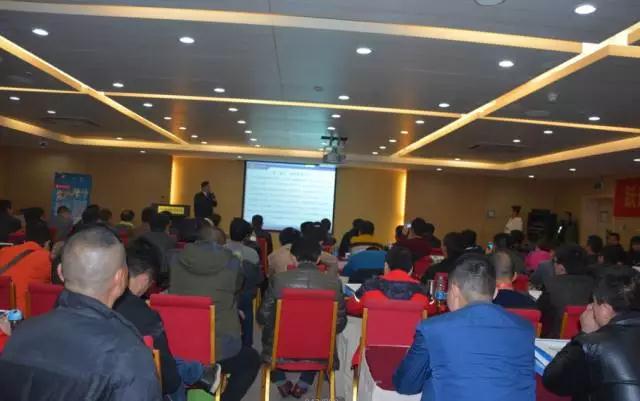 跃迪智能家族集结亮相郑州展，万人见证，共赢未来