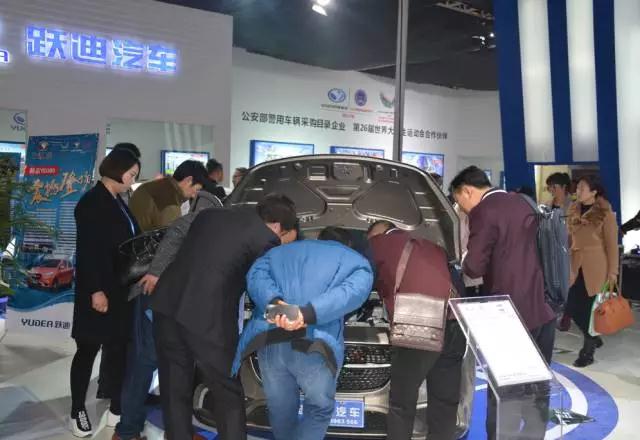 跃迪智能家族集结亮相郑州展，万人见证，共赢未来