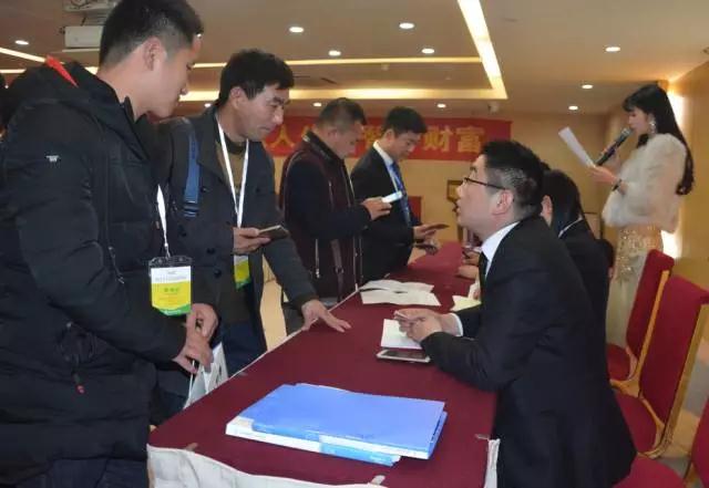 跃迪智能家族集结亮相郑州展，万人见证，共赢未来