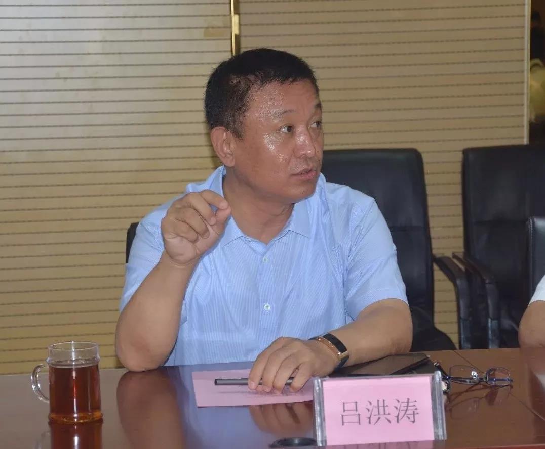 德国新型太阳能汽车客商到跃迪集团参观考察