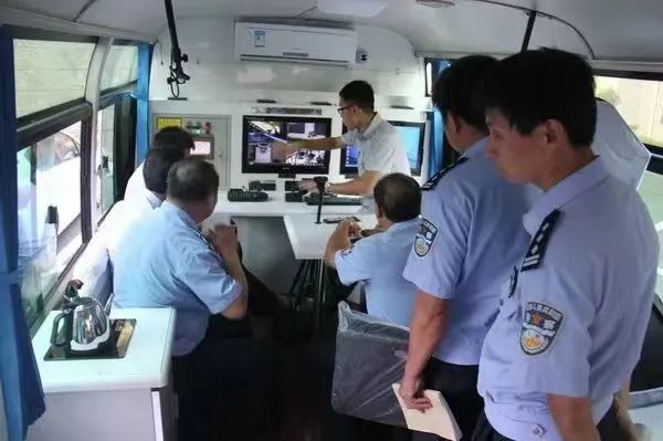 跃迪移动警务室—打造治安防控新气象