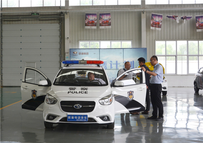 白俄罗斯 BATE 总经理一行赴跃迪集团参观考察