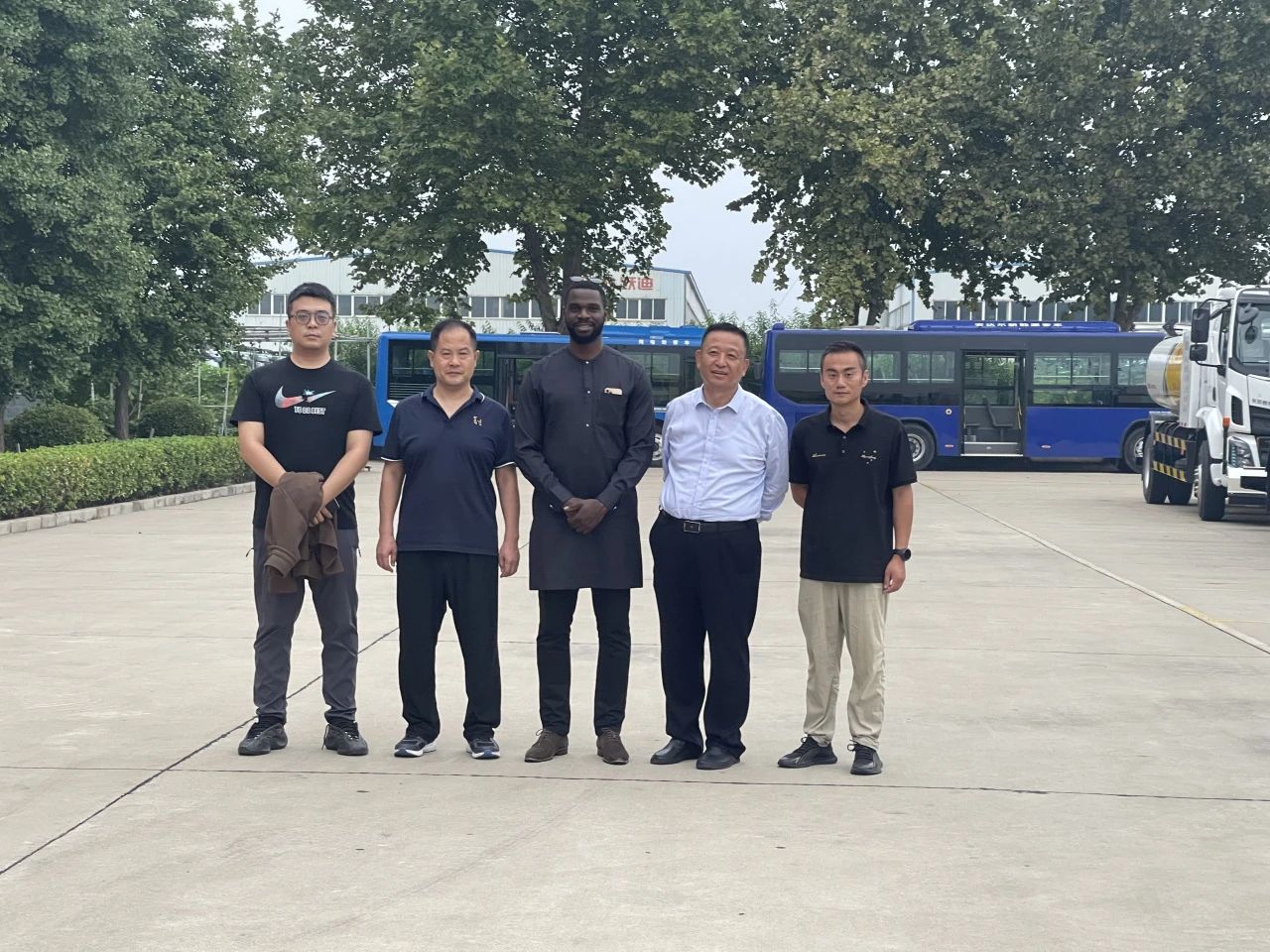 一带一路丨尼日利亚客商到跃迪集团参观洽谈