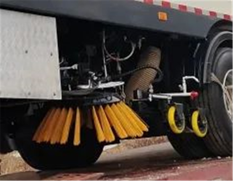 助力城市清洁美丽丨跃迪纯电动洗扫车发车