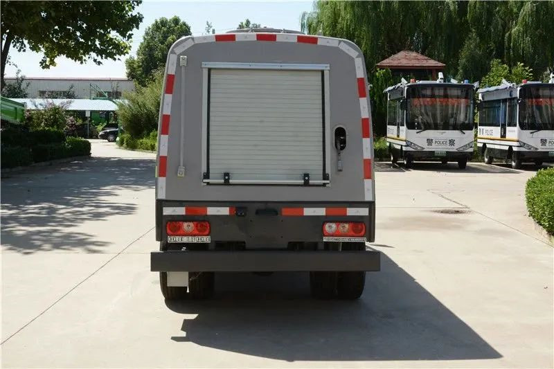 道路“美容师”—跃迪小型路面养护车