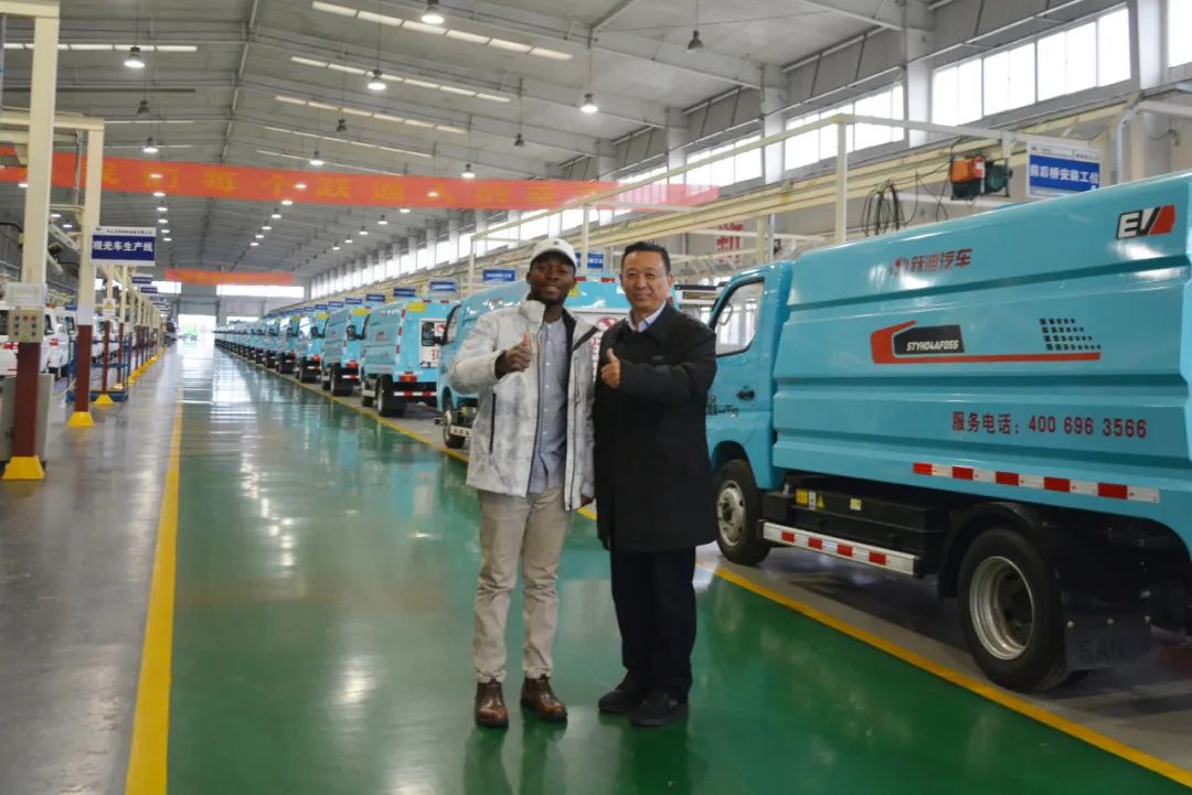 非洲贝宁客商到跃迪洽谈合作